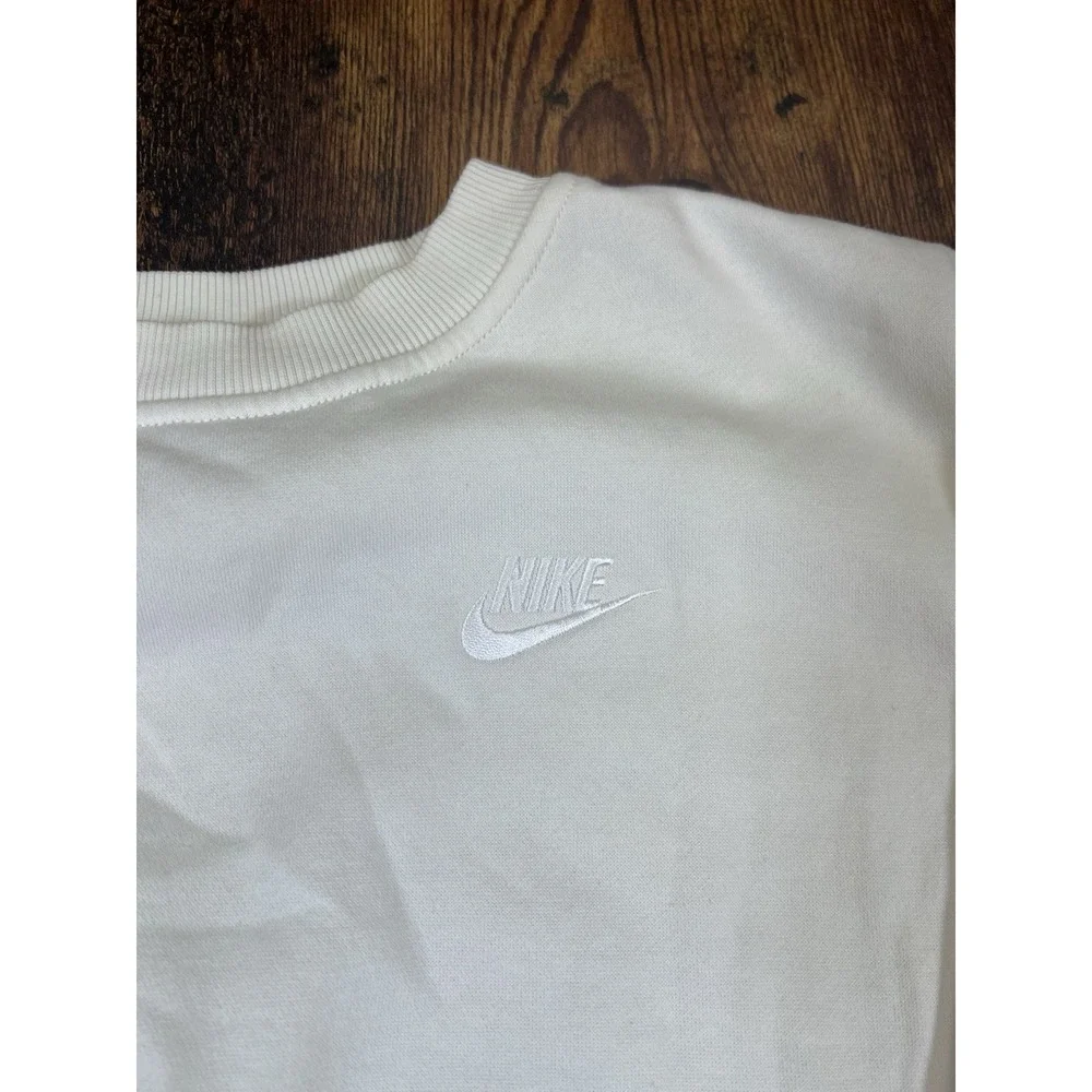 Nike Cream Crewneck Pullover Sweatshirt Fleece Cotton Blend size Youth Medium